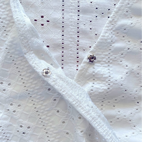 BCBGeneration White Surplice Ruffle Sleeve Top, XS - Picture 7 of 12